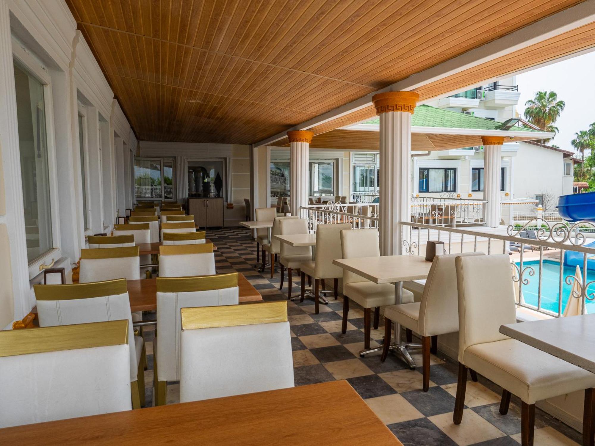 אלאניה Sun Fire Beach Hotel מראה חיצוני תמונה