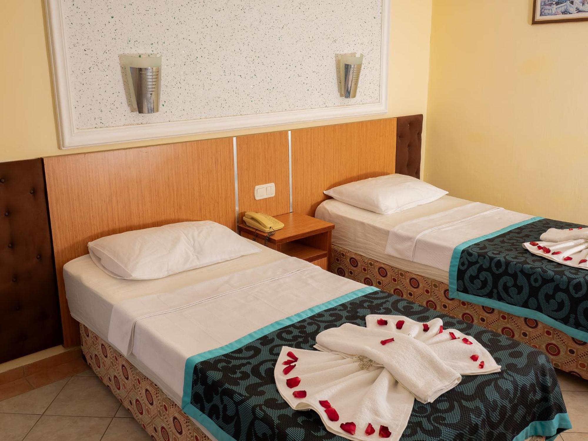 אלאניה Sun Fire Beach Hotel מראה חיצוני תמונה
