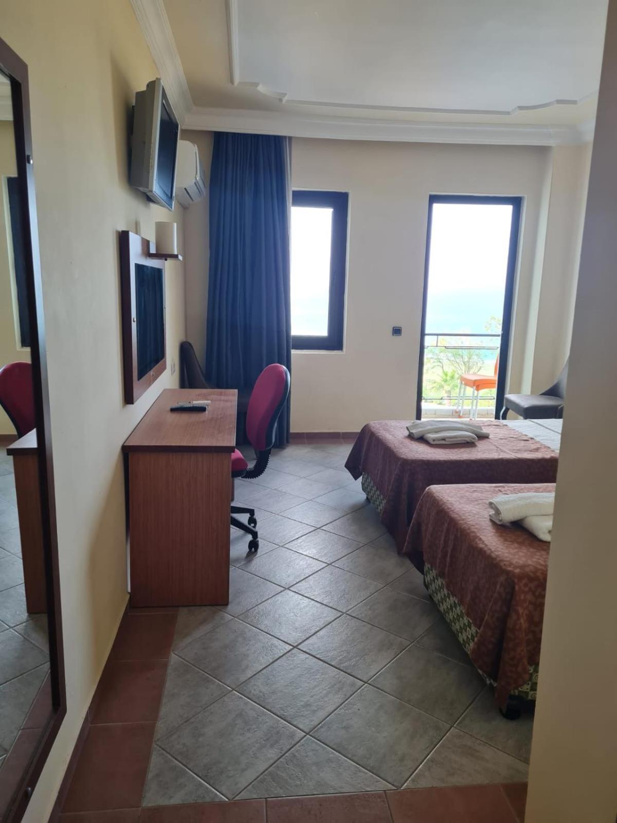 אלאניה Sun Fire Beach Hotel מראה חיצוני תמונה
